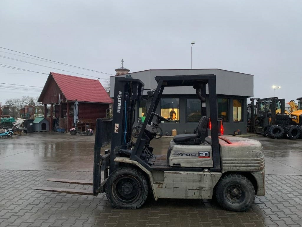 Komatsu FD30-11 - Дизельный погрузчик: фото 5 Komatsu FD30-11 - Дизельный погрузчик: фото 5