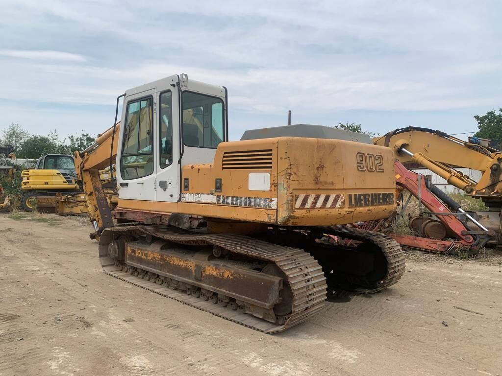 Liebherr R902 For Parts Liebherr R902 For Parts - Гусеничный экскаватор: фото 2 Liebherr R902 For Parts Liebherr R902 For Parts - Гусеничный экскаватор: фото 2