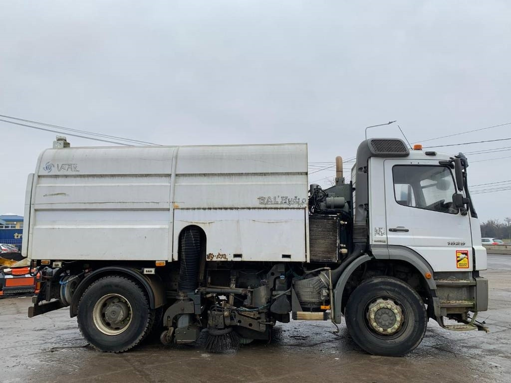 Mercedes-Benz Axor 1829 - Подметально-уборочная машина: фото 3 Mercedes-Benz Axor 1829 - Подметально-уборочная машина: фото 3