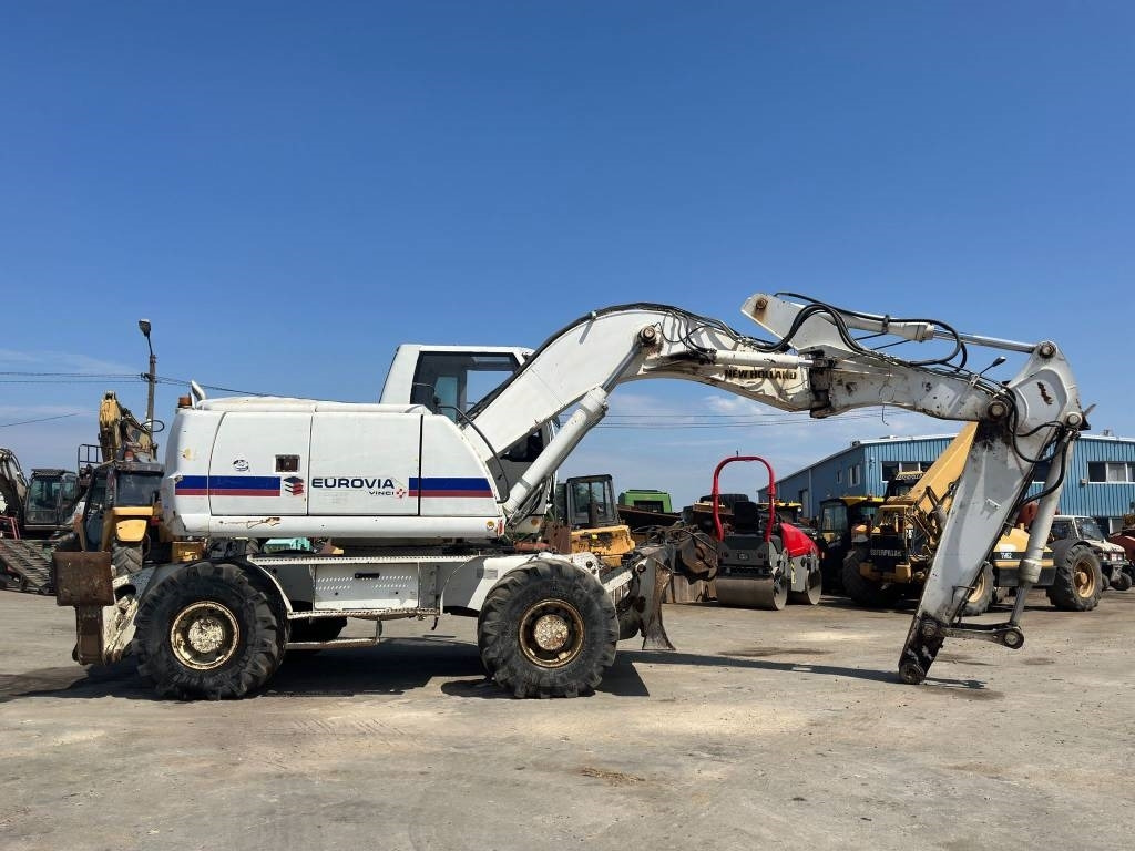 New Holland MH Plus - Колёсный экскаватор: фото 3 New Holland MH Plus - Колёсный экскаватор: фото 3