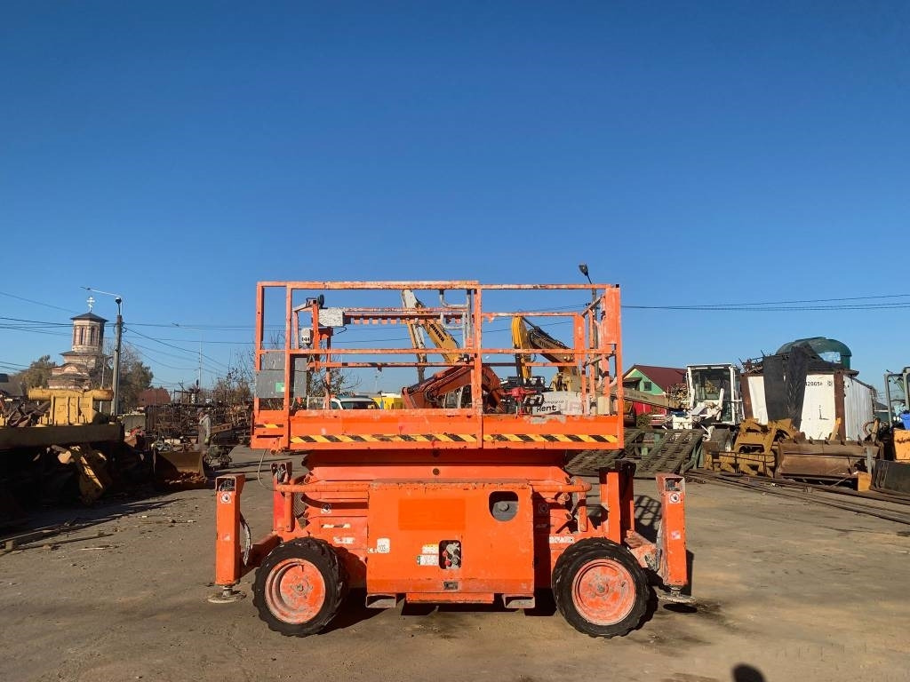 SkyJack SJ 6832 RT - Ножничный подъемник: фото 5 SkyJack SJ 6832 RT - Ножничный подъемник: фото 5