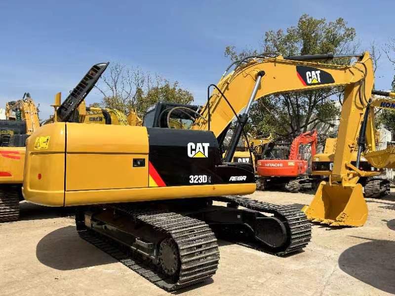 CAT 323DL - Гусеничный экскаватор: фото 5 CAT 323DL - Гусеничный экскаватор: фото 5