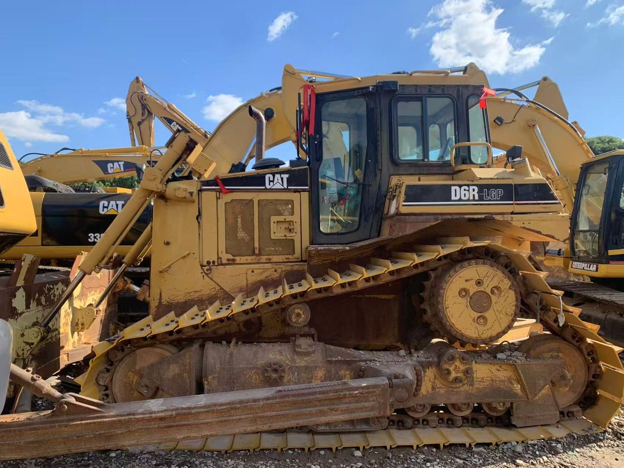 CAT D6R LGP - Бульдозер: фото 1 CAT D6R LGP - Бульдозер: фото 1