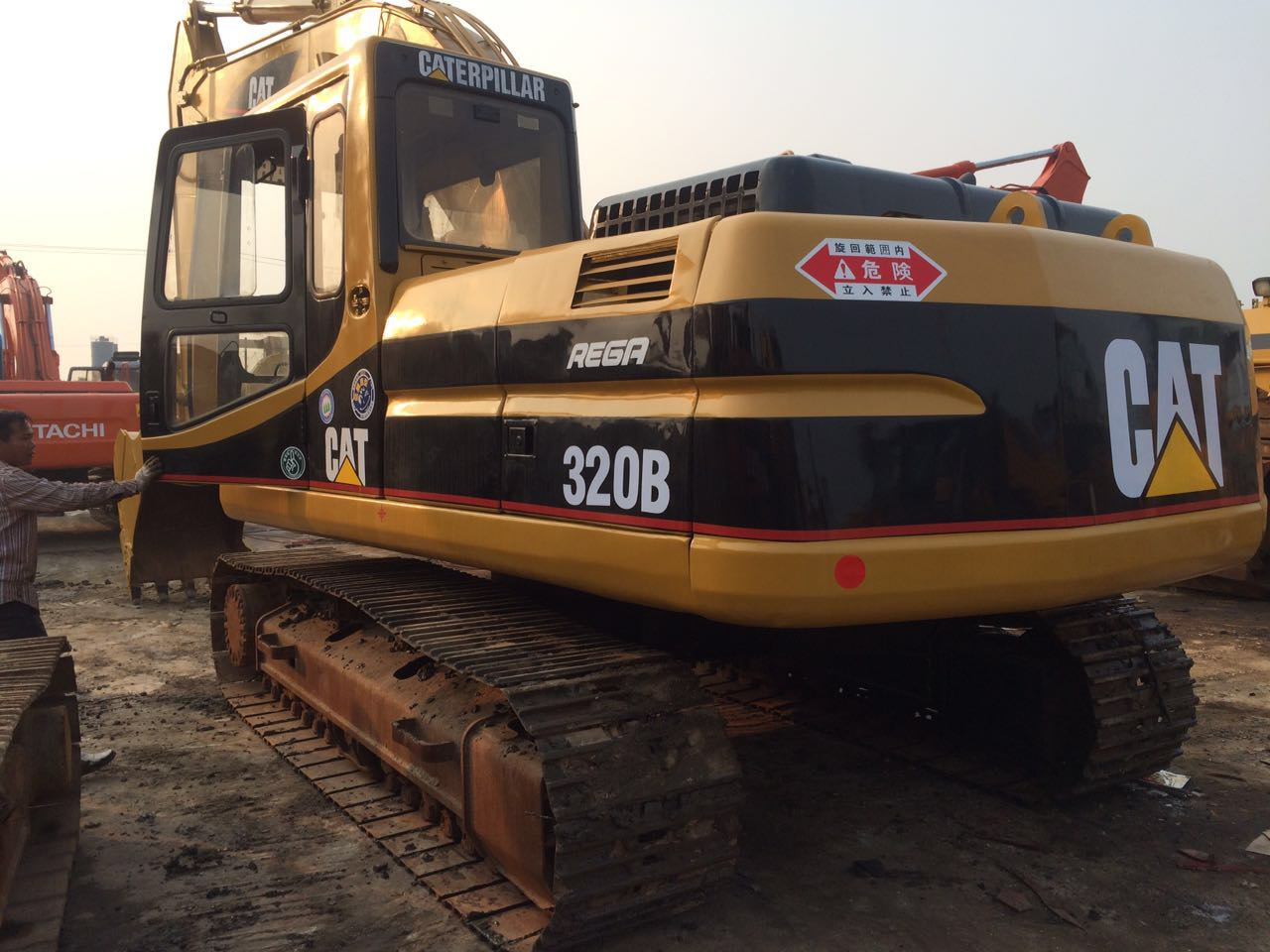 CATERPILLAR 320B - Экскаватор: фото 4 CATERPILLAR 320B - Экскаватор: фото 4
