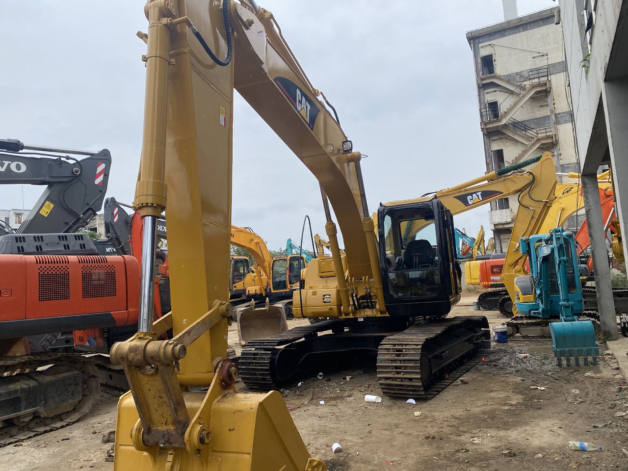 CATERPILLAR 320CL - Гусеничный экскаватор: фото 4 CATERPILLAR 320CL - Гусеничный экскаватор: фото 4