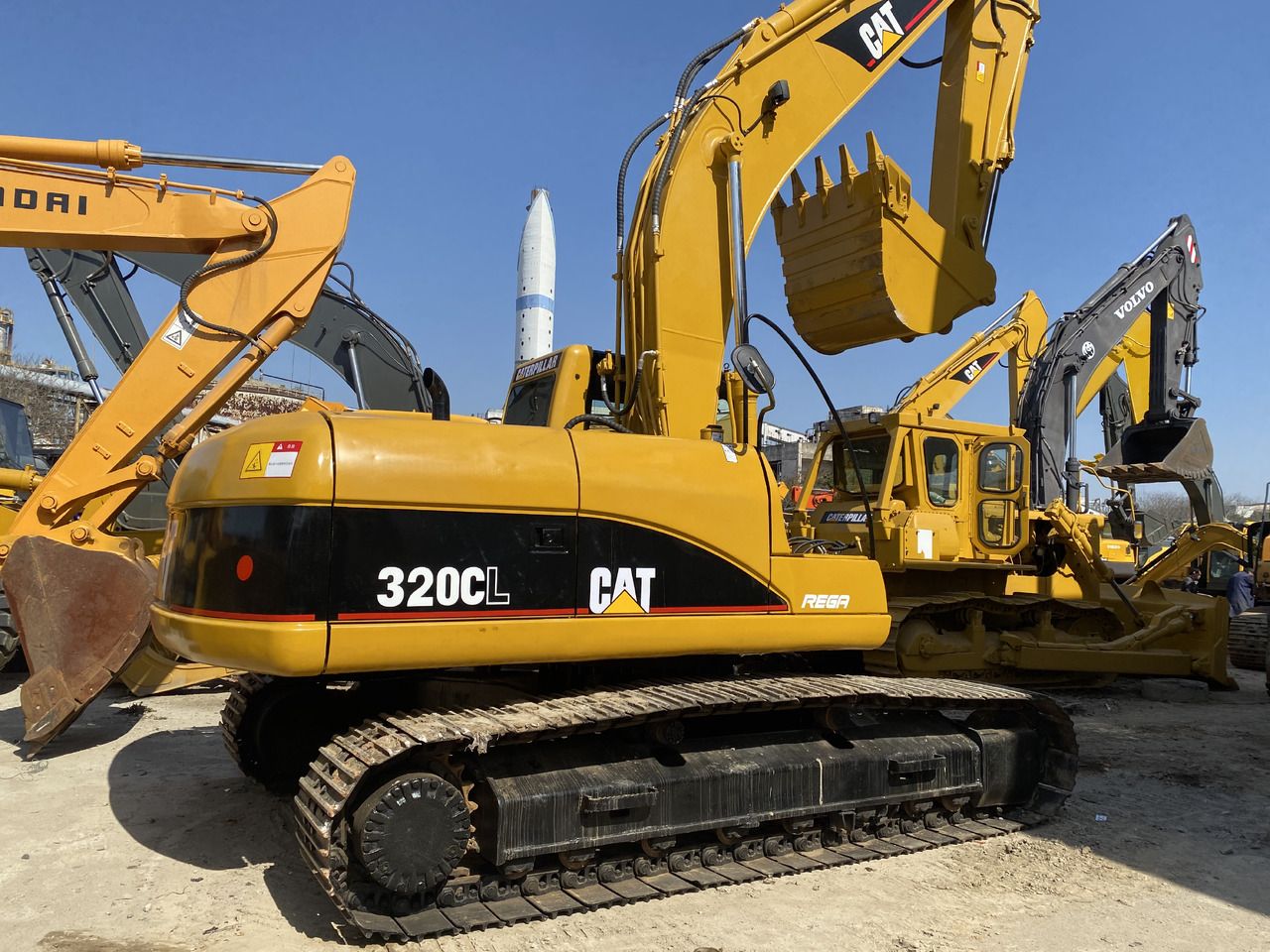 CATERPILLAR 320CL - Гусеничный экскаватор: фото 2 CATERPILLAR 320CL - Гусеничный экскаватор: фото 2