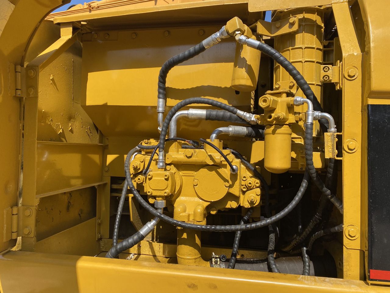 CATERPILLAR 320CL - Гусеничный экскаватор: фото 3 CATERPILLAR 320CL - Гусеничный экскаватор: фото 3