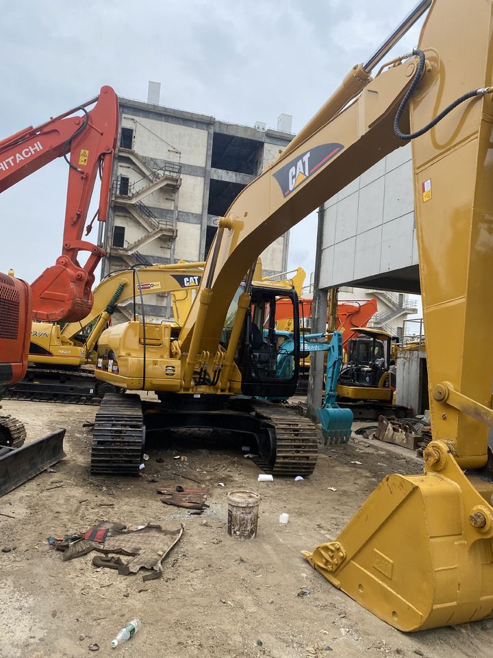 CATERPILLAR 320CL - Гусеничный экскаватор: фото 3 CATERPILLAR 320CL - Гусеничный экскаватор: фото 3