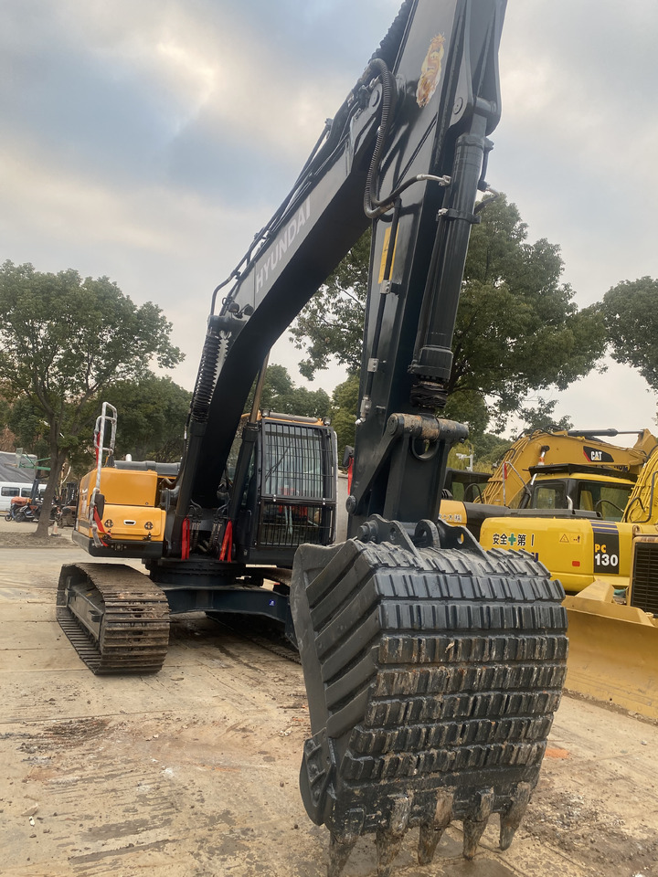 HYUNDAI R220LC-9S - Гусеничный экскаватор: фото 3 HYUNDAI R220LC-9S - Гусеничный экскаватор: фото 3