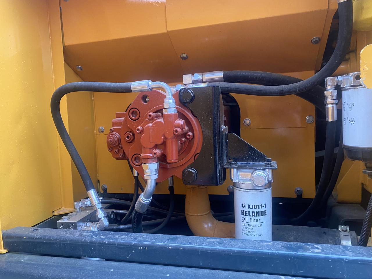 HYUNDAI R220LC-9S - Гусеничный экскаватор: фото 5 HYUNDAI R220LC-9S - Гусеничный экскаватор: фото 5