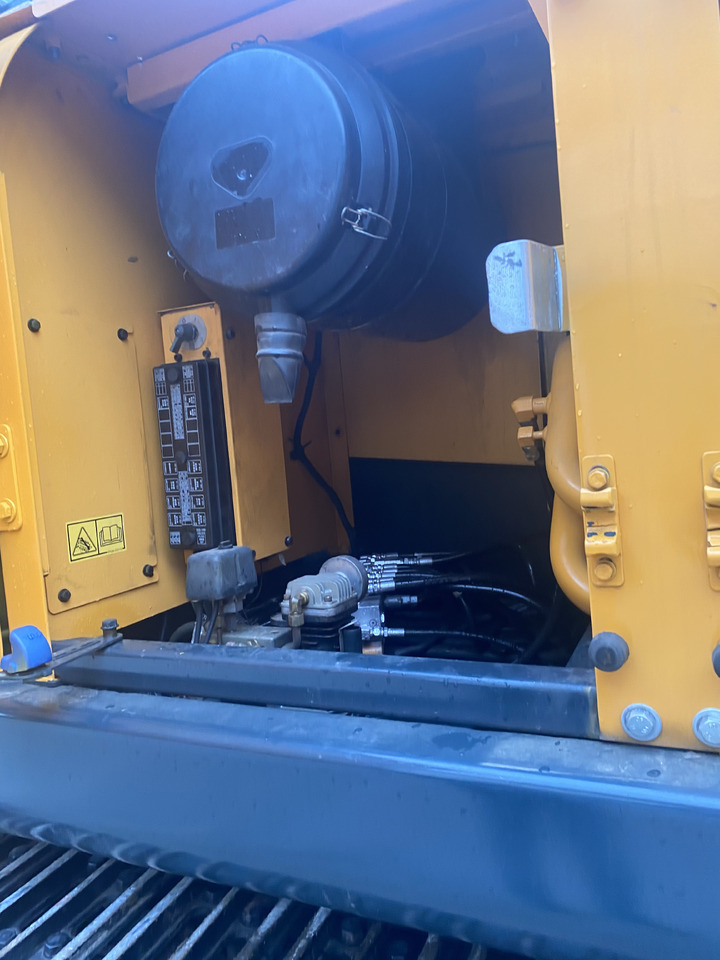 HYUNDAI R305LC-9T - Гусеничный экскаватор: фото 3 HYUNDAI R305LC-9T - Гусеничный экскаватор: фото 3