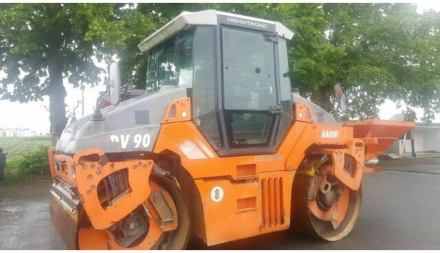 Hamm DV90 VO mit Streuer Klima Deutsche Maschine - Дорожный каток: фото 1 Hamm DV90 VO mit Streuer Klima Deutsche Maschine - Дорожный каток: фото 1
