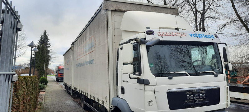 MAN TGM 12.250 - Тентованный грузовик: фото 2 MAN TGM 12.250 - Тентованный грузовик: фото 2