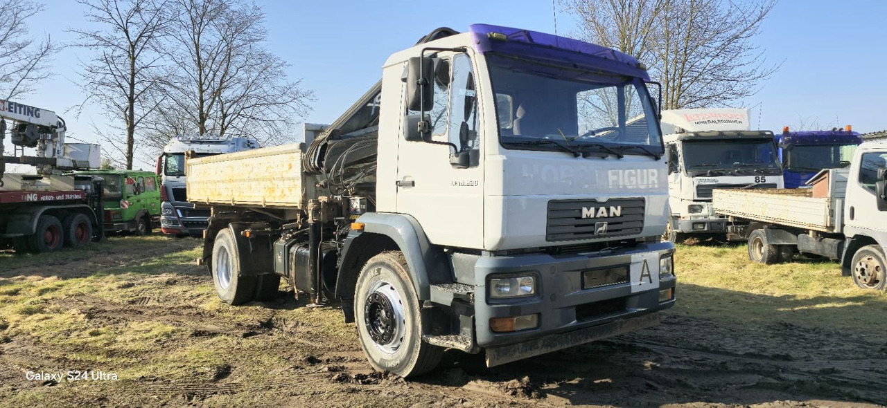 MAN TGM 18.220 4x2 3.S-Kipper mit Kran - Самосвал, Автоманипулятор: фото 1 MAN TGM 18.220 4x2 3.S-Kipper mit Kran - Самосвал, Автоманипулятор: фото 1