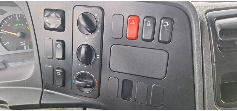 Mercedes-Benz 1222 Atego Koffer mit LBW Klima - Грузовик с закрытым кузовом: фото 5 Mercedes-Benz 1222 Atego Koffer mit LBW Klima - Грузовик с закрытым кузовом: фото 5