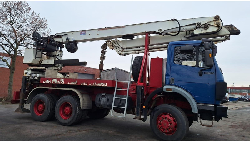 Mercedes-Benz 2629 AK Motorwagen mit Kran Dachdeckerkran6x6 - Автоманипулятор: фото 1 Mercedes-Benz 2629 AK Motorwagen mit Kran Dachdeckerkran6x6 - Автоманипулятор: фото 1