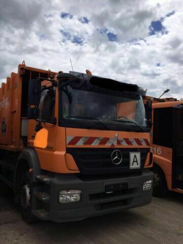 Mercedes-Benz 2633 Axor 6x2 Haller/Aufbau+Schüttung Euro:4 - Мусоровоз: фото 1 Mercedes-Benz 2633 Axor 6x2 Haller/Aufbau+Schüttung Euro:4 - Мусоровоз: фото 1