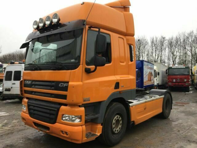 DAF CF85-410 G.Haus 2xBett ZF/Schalter 2-Kreishydr - Тягач: фото 5 DAF CF85-410 G.Haus 2xBett ZF/Schalter 2-Kreishydr - Тягач: фото 5