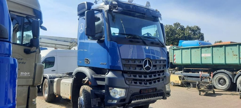 Mercedes-Benz 2043 Arocs 4x4 - Тягач: фото 2 Mercedes-Benz 2043 Arocs 4x4 - Тягач: фото 2