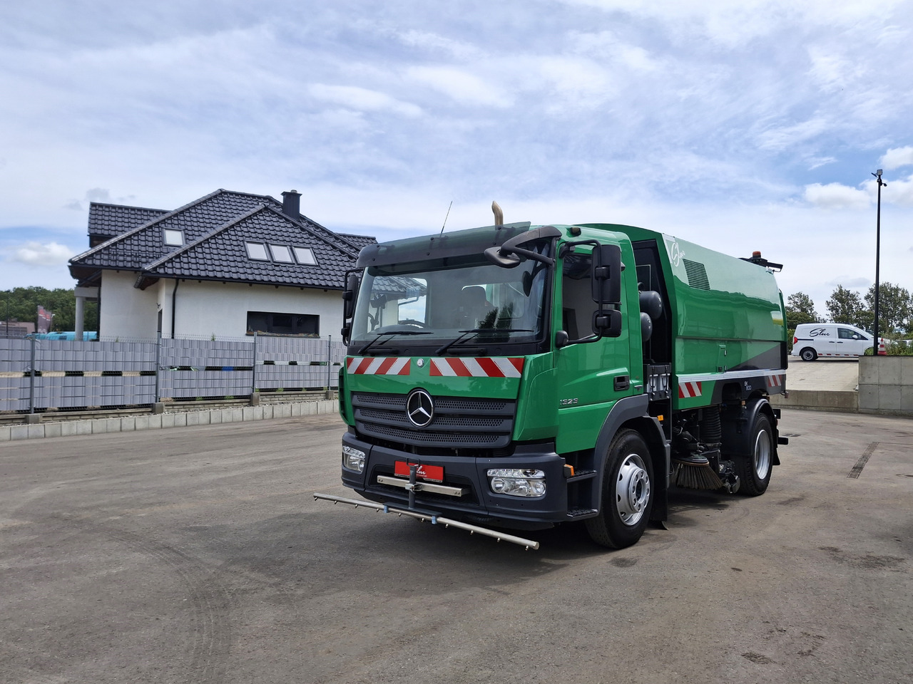 MERCEDES-BENZ Atego 1523 Zamiatarka Kehrmaschine Schmidt SK600 Karcher 2 Motoren Euro 6 PM10 Rura Do Liści - Подметально-уборочная машина: фото 3 MERCEDES-BENZ Atego 1523 Zamiatarka Kehrmaschine Schmidt SK600 Karcher 2 Motoren Euro 6 PM10 Rura Do Liści - Подметально-уборочная машина: фото 3