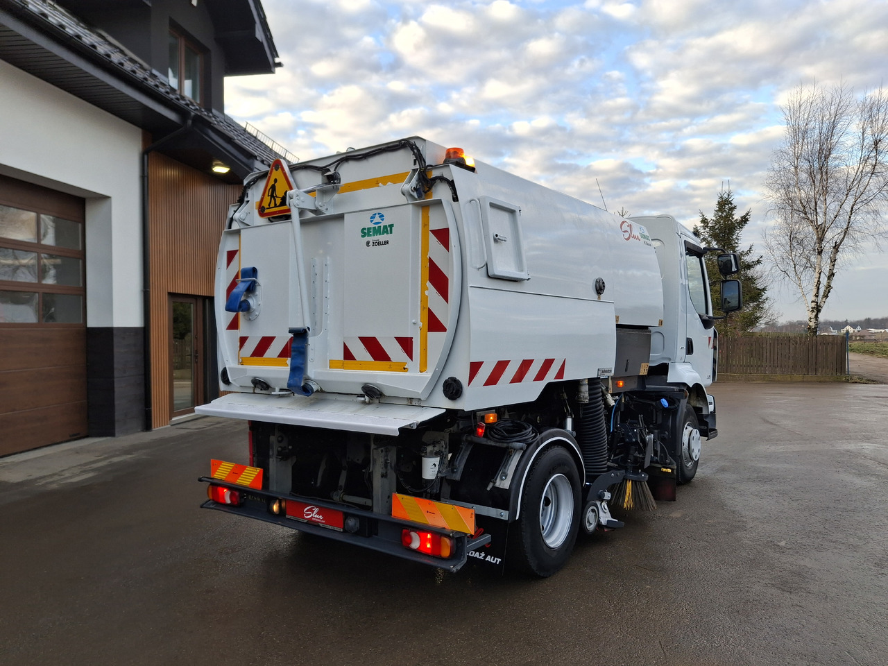 Renault Midlum 220 - Подметально-уборочная машина: фото 4 Renault Midlum 220 - Подметально-уборочная машина: фото 4