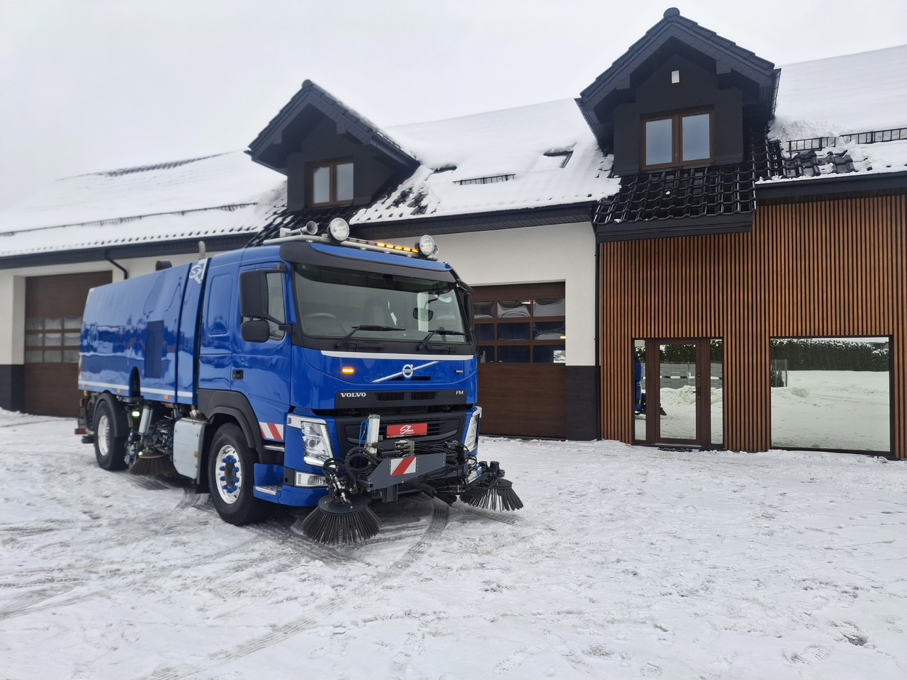 Volvo FM 340 - Подметально-уборочная машина: фото 1 Volvo FM 340 - Подметально-уборочная машина: фото 1