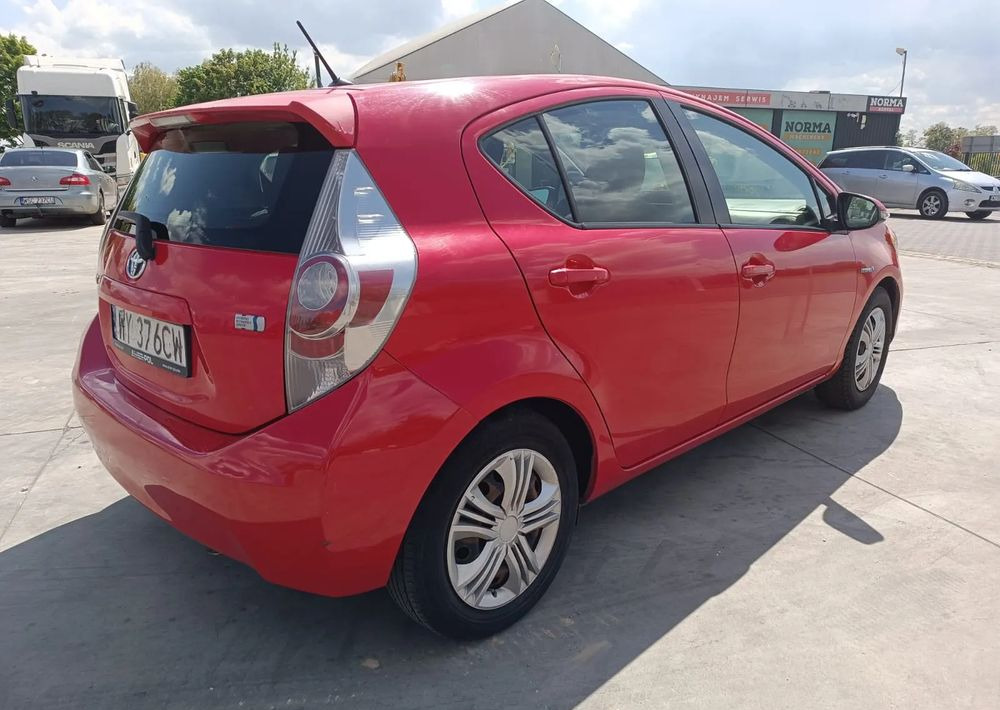 Toyota Prius - Легковой автомобиль: фото 5 Toyota Prius - Легковой автомобиль: фото 5