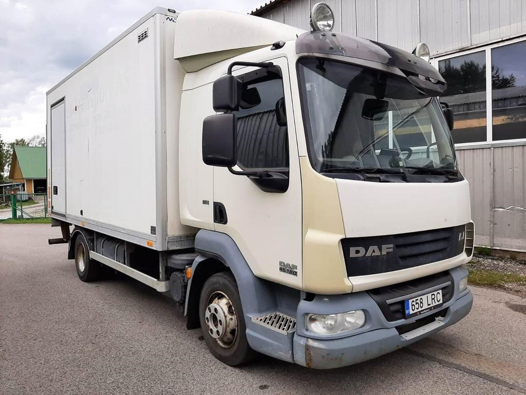 DAF FA 45.180 4X2 KITCHEN - Грузовик с закрытым кузовом: фото 4 DAF FA 45.180 4X2 KITCHEN - Грузовик с закрытым кузовом: фото 4