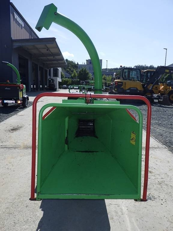 Greenmech SafeTrak STC 16-23 - Измельчитель древесины: фото 2 Greenmech SafeTrak STC 16-23 - Измельчитель древесины: фото 2