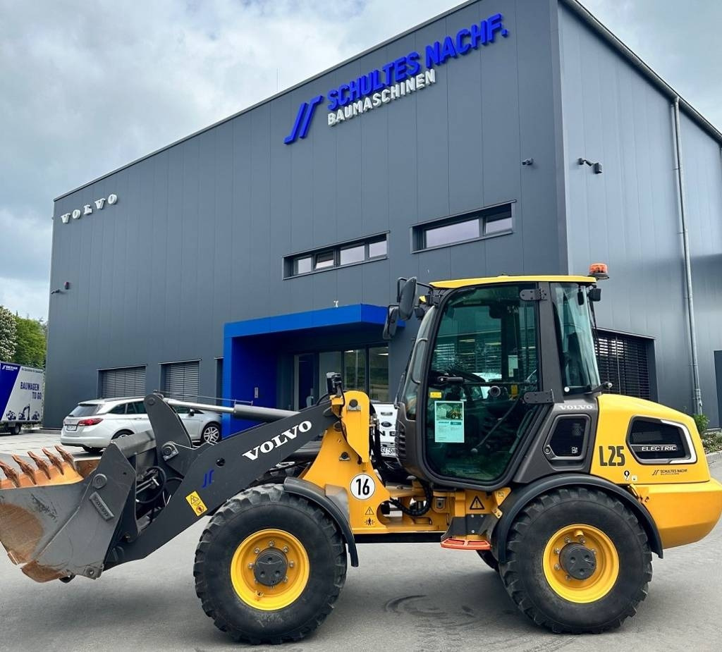 Volvo L 25 Electric - Колёсный погрузчик: фото 1 Volvo L 25 Electric - Колёсный погрузчик: фото 1