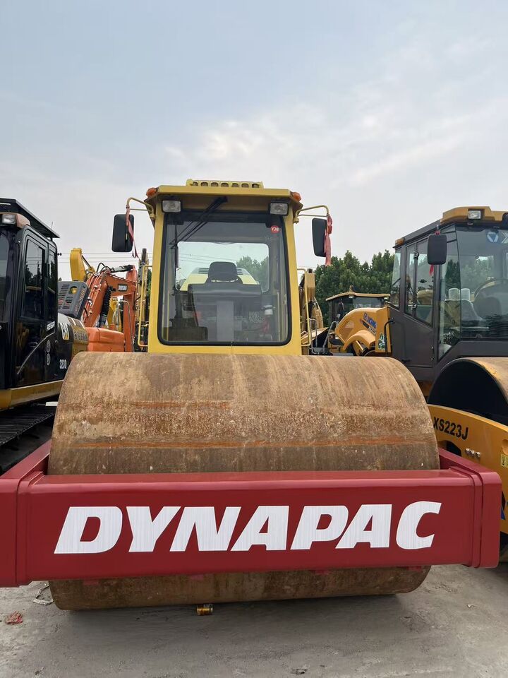 DYNAPAC CA602D - Дорожный каток: фото 1 DYNAPAC CA602D - Дорожный каток: фото 1
