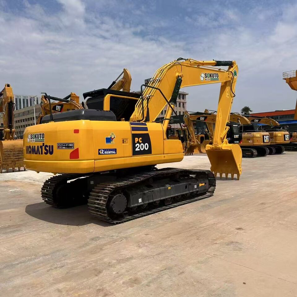 KOMATSU PC200 - Гусеничный экскаватор: фото 1 KOMATSU PC200 - Гусеничный экскаватор: фото 1