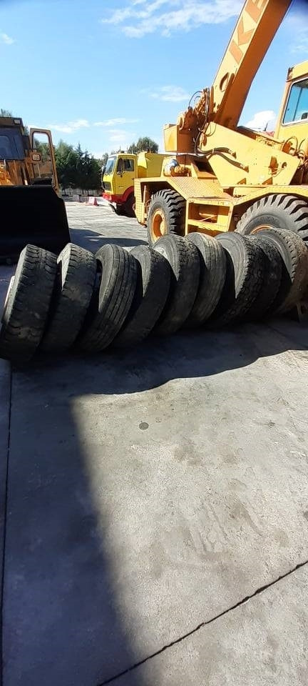 Bridgestone 13R22.5 - Шина для Строительной техники: фото 2 Bridgestone 13R22.5 - Шина для Строительной техники: фото 2