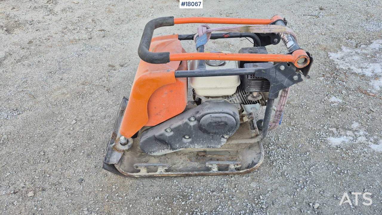 BELLE PC5000E single-direction plate compactor (2011) - Виброплита: фото 2 BELLE PC5000E single-direction plate compactor (2011) - Виброплита: фото 2