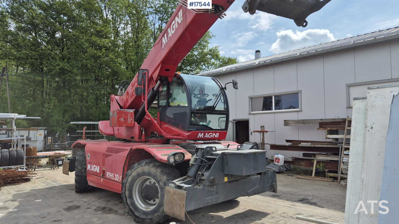 Rotating telescopic handler MAGNI RTH 5.30 SM/C (2016) - Телескопический погрузчик: фото 3 Rotating telescopic handler MAGNI RTH 5.30 SM/C (2016) - Телескопический погрузчик: фото 3