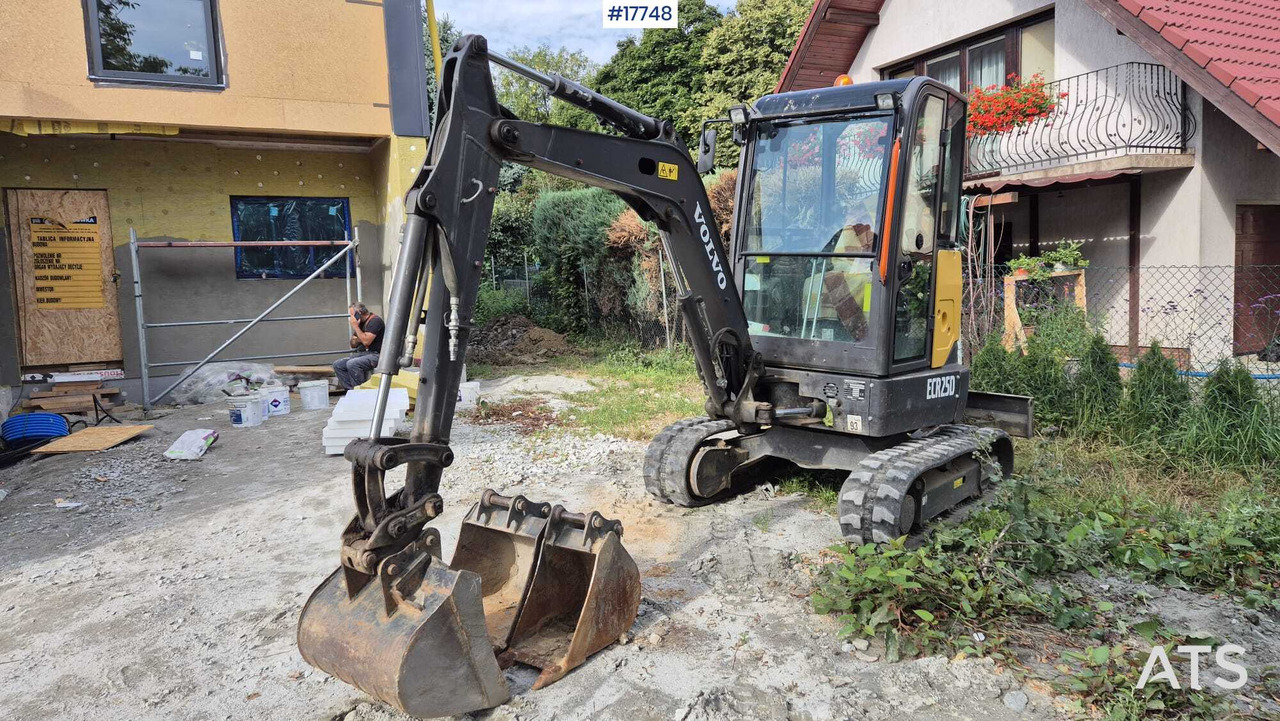 VOLVO ECR25D Mini Crawler Excavator (2021) - Мини-экскаватор: фото 3 VOLVO ECR25D Mini Crawler Excavator (2021) - Мини-экскаватор: фото 3