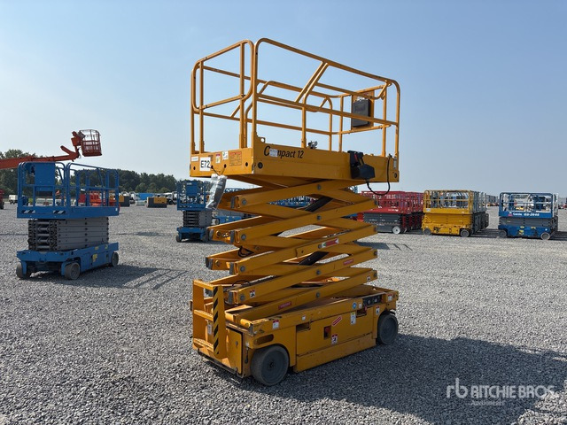 2014 Haulotte Compact 12 Electric Scissor Lift - Ножничный подъемник: фото 3 2014 Haulotte Compact 12 Electric Scissor Lift - Ножничный подъемник: фото 3