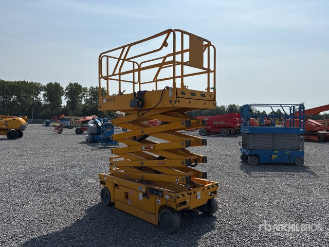 2014 Haulotte Compact 12 Electric Scissor Lift - Ножничный подъемник: фото 4 2014 Haulotte Compact 12 Electric Scissor Lift - Ножничный подъемник: фото 4
