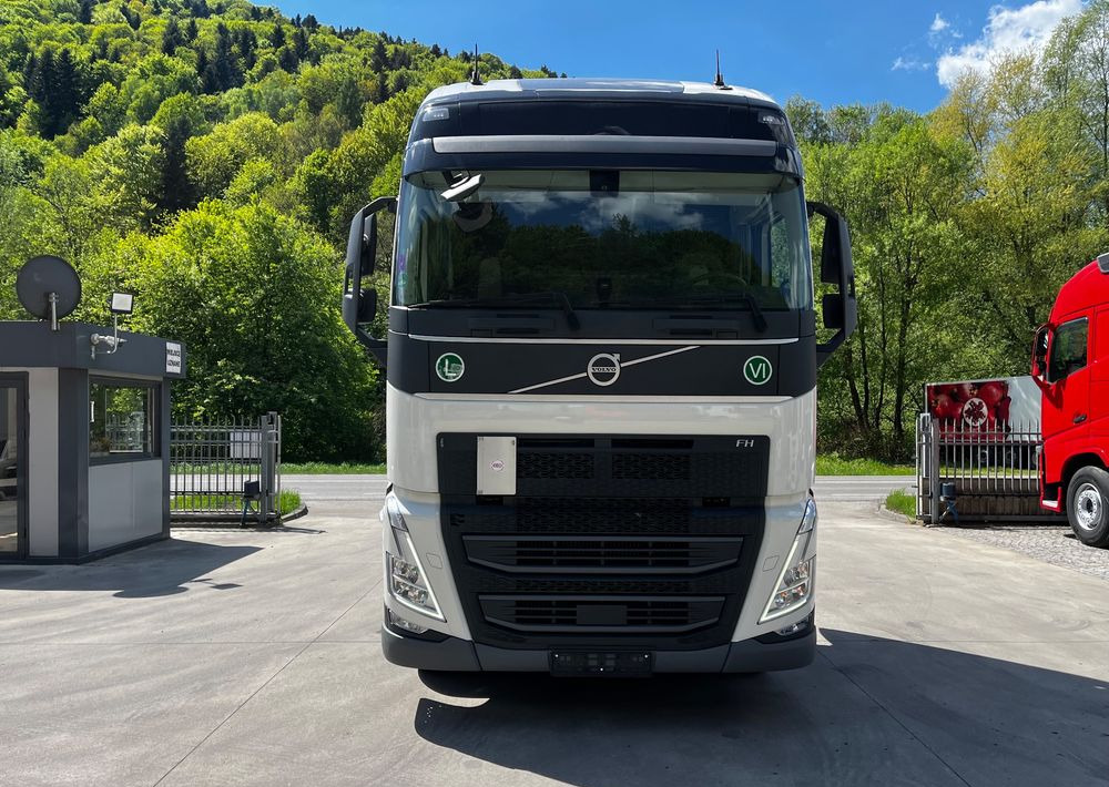 Volvo FH 500 EURO 6 // Standard // 2024 Rok // Parkclima // Globe XL // Skóry // Joystick // - Тягач: фото 3 Volvo FH 500 EURO 6 // Standard // 2024 Rok // Parkclima // Globe XL // Skóry // Joystick // - Тягач: фото 3