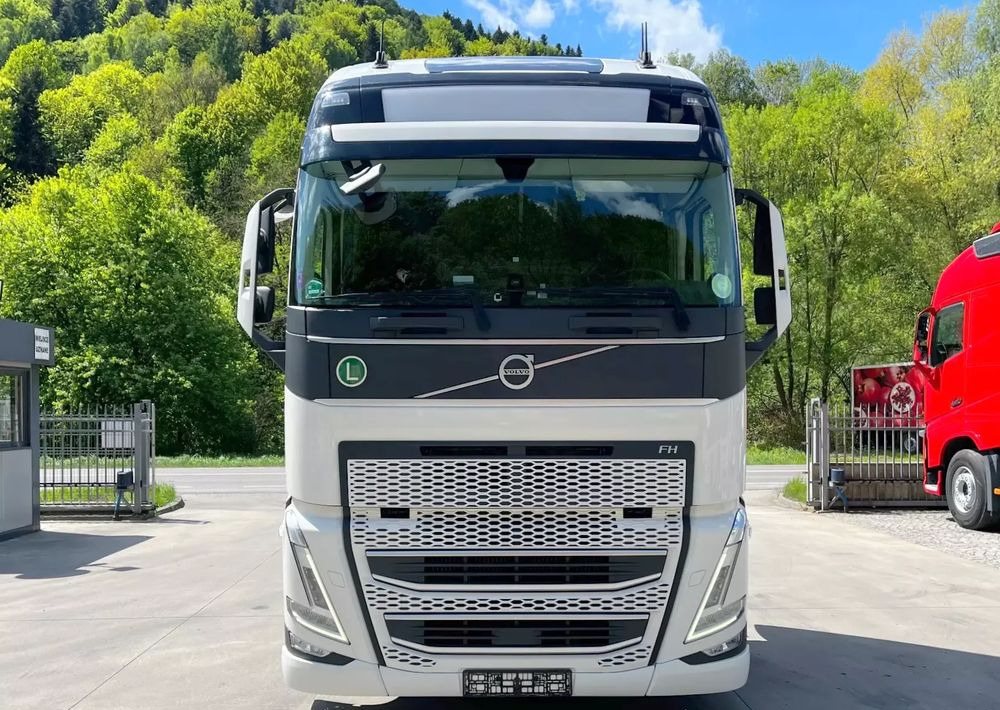 Volvo FH500 // Zamiana na starszy //New Face // Low Deck // Full Led // ACC // Globe XL // ParkClima // Zamiana za starszy - Тягач: фото 2 Volvo FH500 // Zamiana na starszy //New Face // Low Deck // Full Led // ACC // Globe XL // ParkClima // Zamiana za starszy - Тягач: фото 2