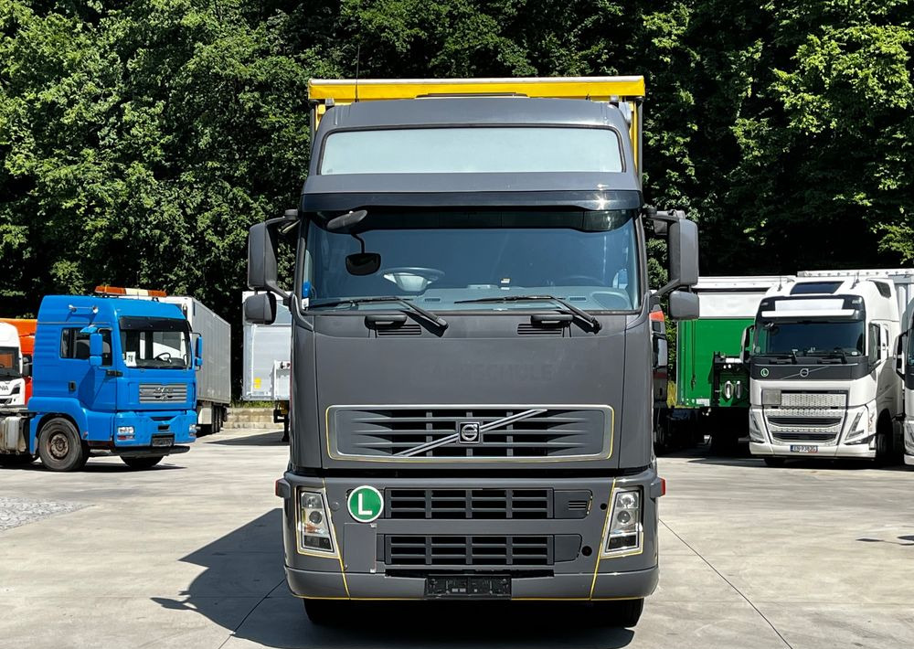 Volvo FH 420 4x2 // Zestaw + przyczepa Schwarzmuller // Jak Nowy // Niski przebieg // Automat // Idealny !!! - Тентованный грузовик: фото 2 Volvo FH 420 4x2 // Zestaw + przyczepa Schwarzmuller // Jak Nowy // Niski przebieg // Automat // Idealny !!! - Тентованный грузовик: фото 2