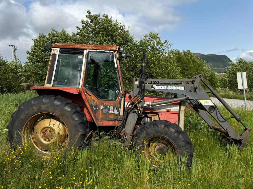 Massey Ferguson 675 - Трактор: фото 3 Massey Ferguson 675 - Трактор: фото 3