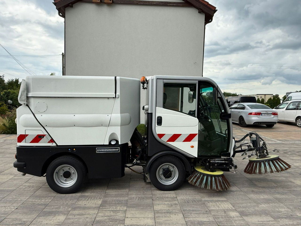 Bucher CityCat 2020 Zamiatarka 3 szczotki Klimatyzacja Ka mera cofania - Подметально-уборочная машина: фото 4 Bucher CityCat 2020 Zamiatarka 3 szczotki Klimatyzacja Ka mera cofania - Подметально-уборочная машина: фото 4