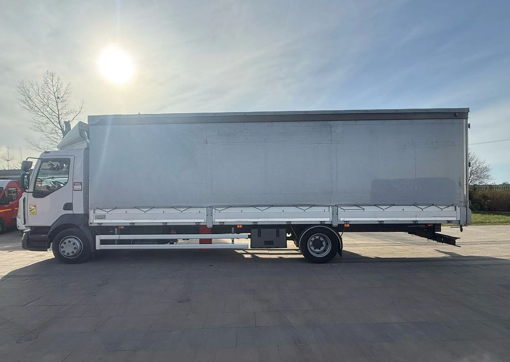 Renault D12 - Тентованный грузовик: фото 5 Renault D12 - Тентованный грузовик: фото 5