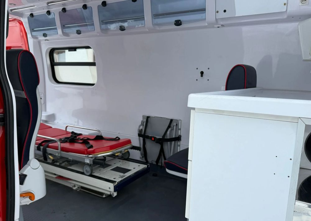 Машина скорой помощи Renault Master: фото 15 Машина скорой помощи Renault Master: фото 15