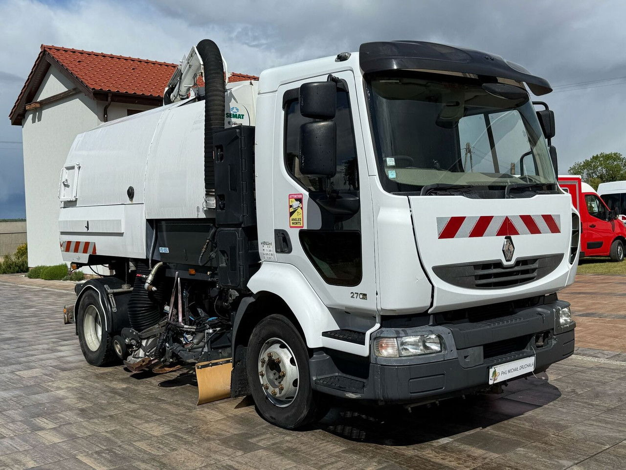 Renault Midlum 270 - Подметально-уборочная машина: фото 1 Renault Midlum 270 - Подметально-уборочная машина: фото 1