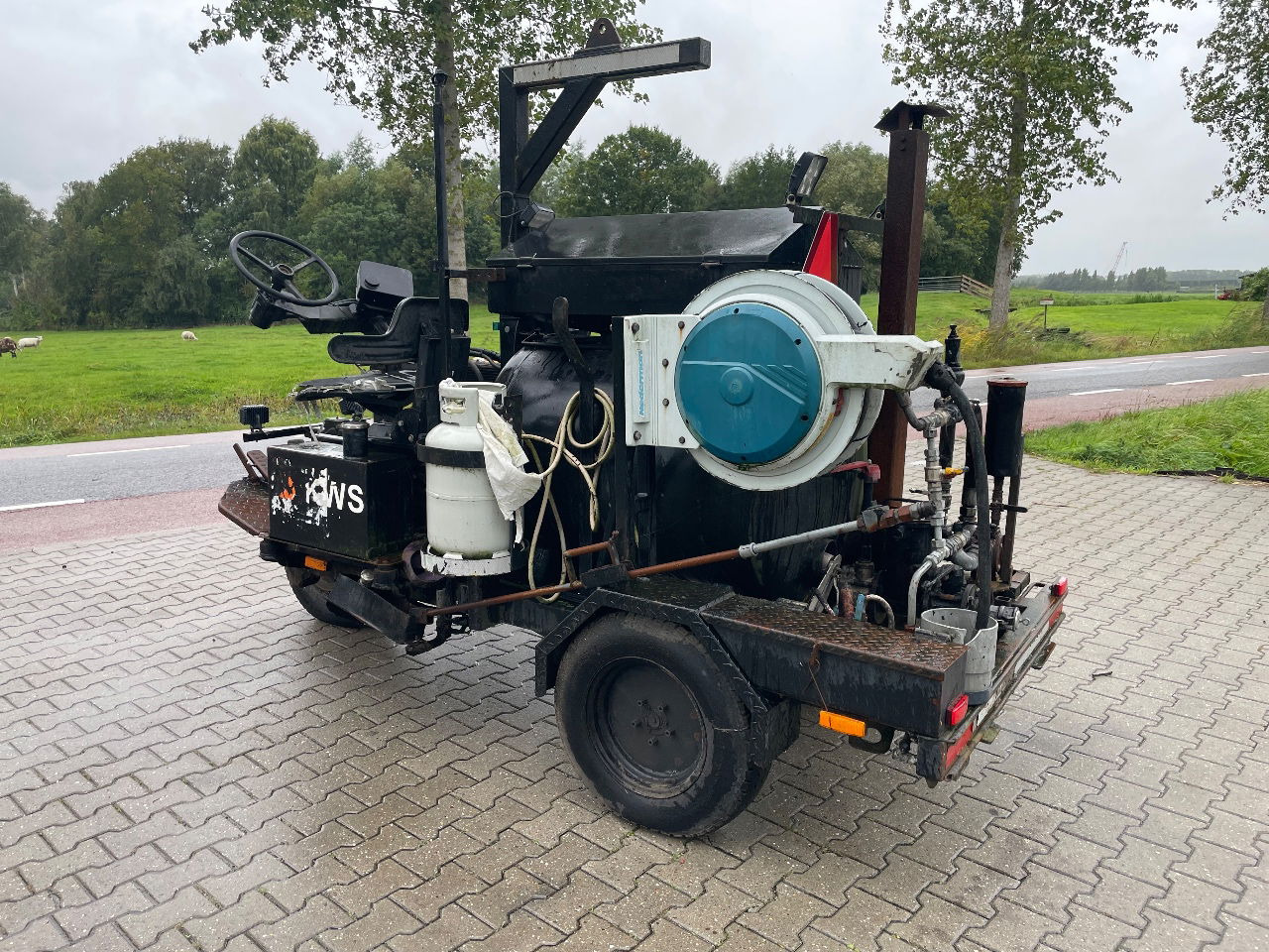 Burtec TSH 500 bitumen sprayer - Асфальтоукладочная техника: фото 2 Burtec TSH 500 bitumen sprayer - Асфальтоукладочная техника: фото 2