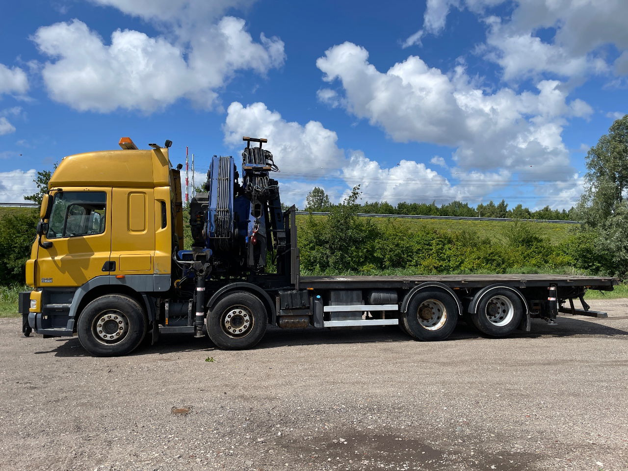 DAF CF 85.410 PM 80 crane laadkraan met jib en frontstempels - Автоманипулятор: фото 4 DAF CF 85.410 PM 80 crane laadkraan met jib en frontstempels - Автоманипулятор: фото 4