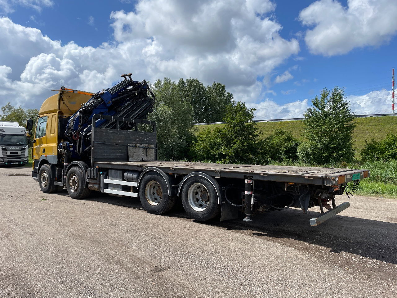 DAF CF 85.410 PM 80 crane laadkraan met jib en frontstempels - Автоманипулятор: фото 5 DAF CF 85.410 PM 80 crane laadkraan met jib en frontstempels - Автоманипулятор: фото 5