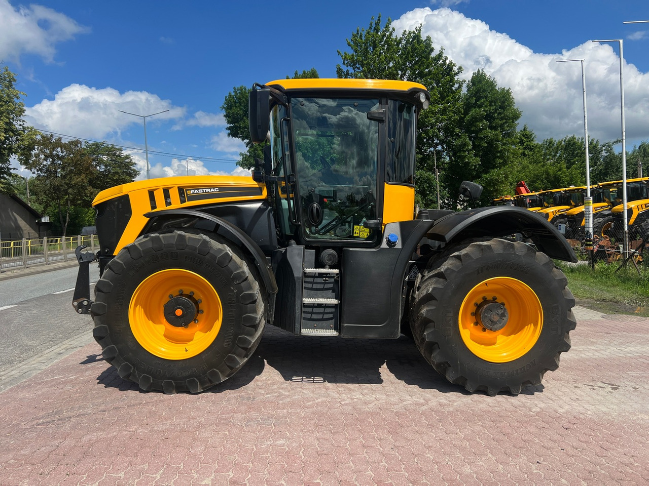 JCB Fastrac 4220 - Трактор: фото 2 JCB Fastrac 4220 - Трактор: фото 2